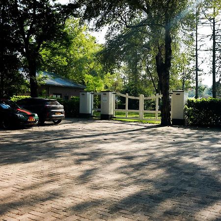 The Lodge Bed & Wellness Oisterwijk Sauna, Jacuzzi, Luxury Moergestel エクステリア 写真